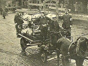 10. Dezember 1916: Die Sanitätskolonne holt den 22. Verwundetentransport am Coburger Güterbahnhof ab. In Coburg befanden sich seinerzeit mehrere Lazarette, in denen verwundete Soldaten behandelt wurden. Repro: Hubertus Habel
