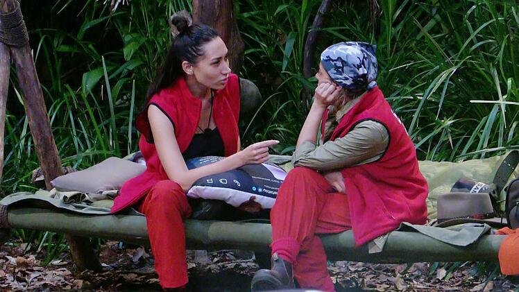 Zwischen Samira und Eva kommt es zu einer ersten pers&ouml;nlichen Aussprache.