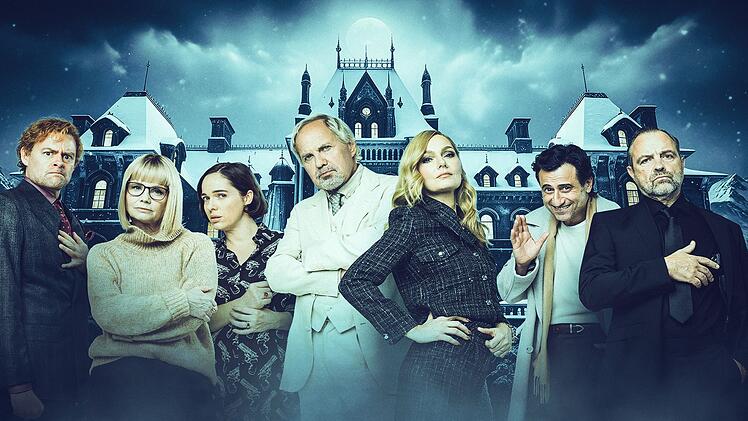 Das sind die Stars, die an "Tödliches Spiel - Das Live-Krimi-Dinner" teilnehmen, von links: Max Giermann, Annette Frier, Verena Altenberge, Uwe Ochsenknecht, Martina Hill, Serkan Kaya und Juergen Maurer.