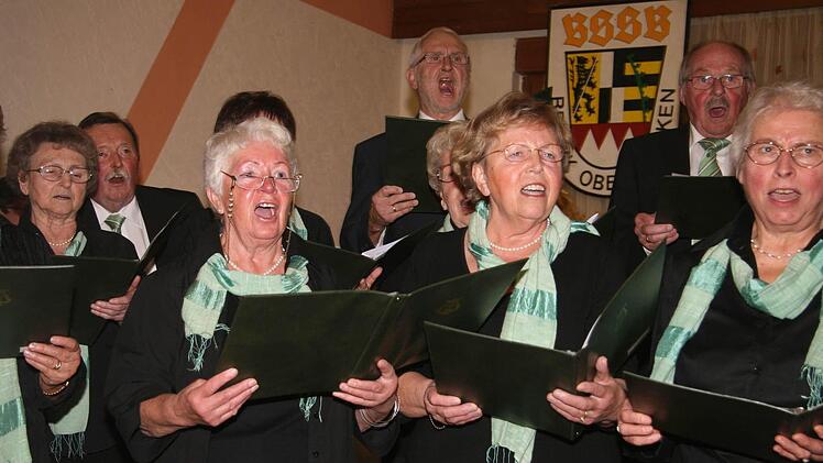 Der Musikverein Burghaig und der Gesangverein Liederkranz Kulmbach—Ziegelhütten umrahmten den Festkommers im Gründla.