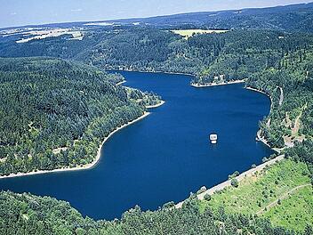 it Wasser aus der Ködeltalsperre im Frankenwald beliefert die FWO ein Viertel der oberfränkischen Kommunen. Foto: FWO