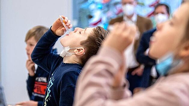 Coronavirus - Tests an einer Grundschule