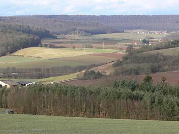 Weite Teile Rauhenebrachs unterliegen dem Naturschutz. Das kann Probleme bereiten. Besonders wenn im Außenbereich eine gewerbliche Nutzung gewünscht ist. Heiß debattierte jetzt der Rauhenebracher Gemeinderat über einen aktuellen Fall. Foto: Symbolbild/Archiv