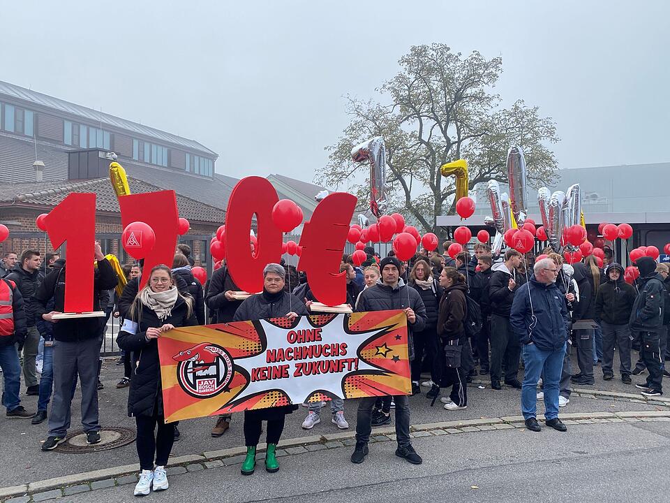 Bamberger Bosch-Belegschaft im Warnstreik - "heiße Woche" der IG Metall läuft