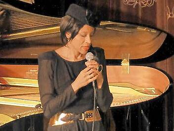 Malia lieferte eine Hommage an Nina Simone. Foto: Thomas Ahnert