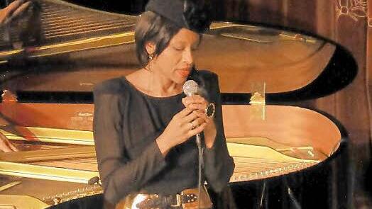 Malia lieferte eine Hommage an Nina Simone. Foto: Thomas Ahnert