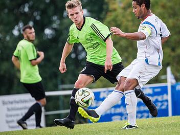 Florian Böhmer (links) gegen de Jesus Sabino. Fotos: Alexander Muck