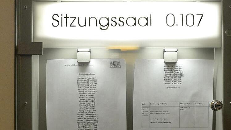 Die Liste mit den Sitzungsterminen wuchs im Verlauf des sogenannten Chefarzt-Prozesses noch weiter an. Am Ende waren es 71 Verhandlungstage. Archivfoto: Ronald Rinklef