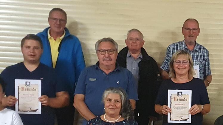 Ehrungen beim FC: Maurice Vogler, Gottfried Vogler, Joachim Schmitt, Elisabeth Bondor-Scholz, Theo Busch, Elisabeth Betz, Wolfgang Brust.