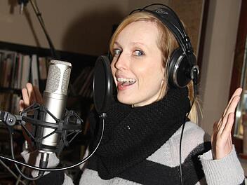 Christine Mühlenkamp ist die Sängerin und Frontfrau der Band "Christine set the scene". Sie hatte mitten im Sommer die Idee für den "Christmas Song" und freut sich über den Erfolg. Fotos: Sonja Adam