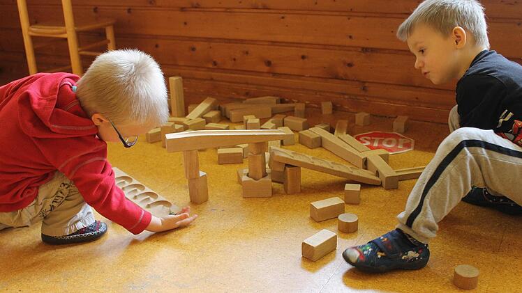 Sich kreativ austoben: Für die Kinder des Kindergartens Arche Noah sollen dafür bald größere und hellere Räume zur Verfügung stehen.