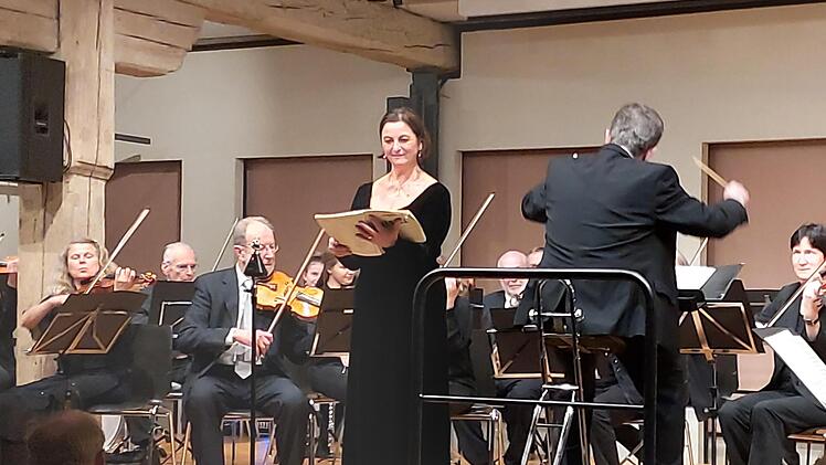 Sopranistin Radka Loudov&aacute;-Remmler, hier mit dem Instrumental-Collegium Lichtenfels, singt beim Sommerklassik-Konzert.