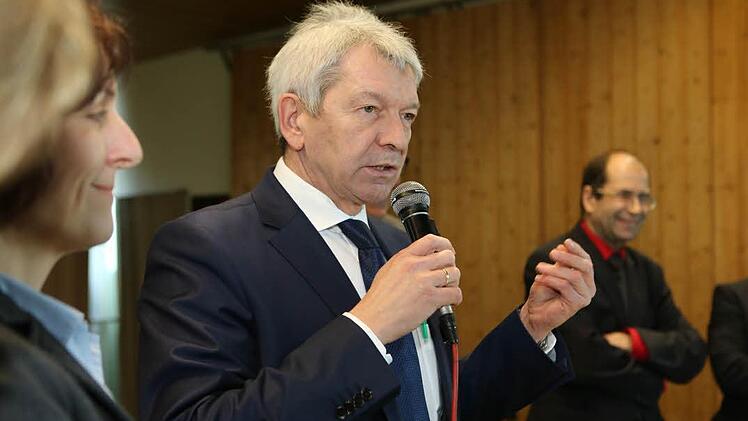 Landrat Hans Kalb im Einsatz bei den LandffrauenFoto: Barbara Herbst