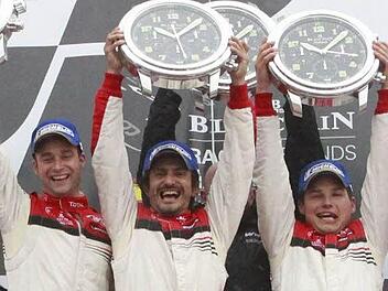 Christopher Mies, Stephane Ortelli und Christopher Haase (von rechts) haben die Blancpain Endurance Series 2012 gewonnen.  Fotos: Markus Berns