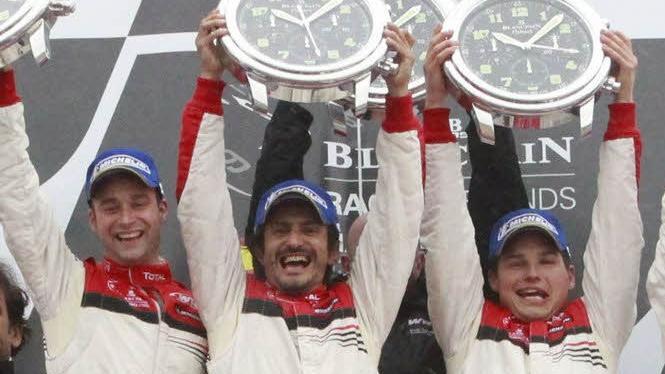 Christopher Mies, Stephane Ortelli und Christopher Haase (von rechts) haben die Blancpain Endurance Series 2012 gewonnen.  Fotos: Markus Berns