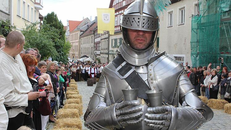 Einen Becher Bier auf ex musste jeder Bräuknecht trinken.