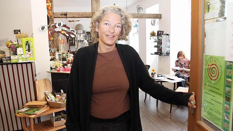 Sonja Johannes wird zum Jahresende die Tür des RegioLadens zuschließen. Sie hat sich entschlossen, nicht weiter zu machen. Ob das von ihr mit Idealismus aufgebaute Geschäft in irgendeiner Form überleben kann, ist derzeit fraglich. Foto: Heike Beudert