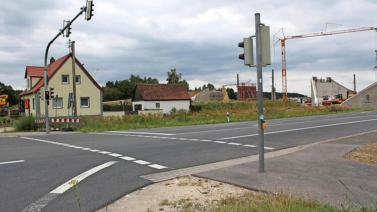 Das Häuschen an der Kreuzung von Kemmern aus   Foto: Schreiber