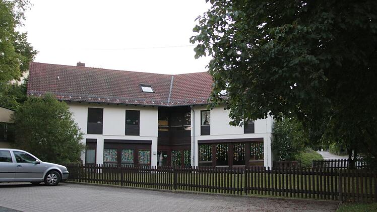 Um zusätzliche Plätze für die Kinderbetreuung schaffen zu können, wird ein Anbau an die bestehende Stadtsteinacher Kita oder ein Neubau nötig sein.Klaus Klaschka