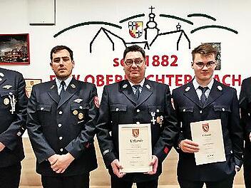 Unser Foto zeigt (von links): 1. Kommandant Andreas Seidenthal, Vorsitzenden Michael Rienecker, Ehrenmitglied Fred Beck, Oberfeuerwehrmann Paul Grünthal und Oberfeuerwehrmann Lukas Heil .