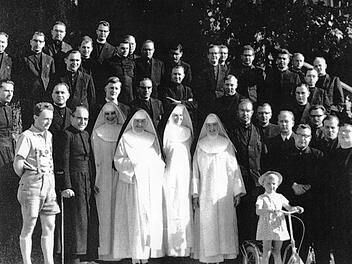 Die Geschichte der Schwestern beginnt im Jahr 1921. Damals wollten so viele junge Frauen in den Orden eintreten, dass das Kloster Neustadt in die Rhön expandierte. Die historische Aufnahme ist nicht mehr eindeutig datierbar. Foto: privat