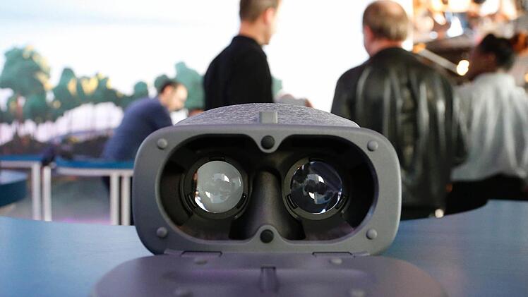 Die Brille "Daydream View"  Foto: John G. Mabanglo, dpa