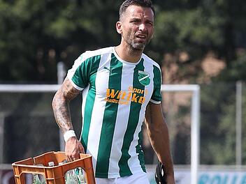 Mario Herrmannsd&ouml;rfer, Spielertrainer des SV D&ouml;rfleins sportpress