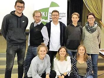 Der neue Vorstand: (hinten, von links) Lukas Eggersdorfer, Lukas Roth, Felix Martel, Bastian Steinlein, Bildungsreferentin Claudia Ruß; (vorne, von links) Annelie Heier, Klara Moser und Paula Frisch. Foto: privat