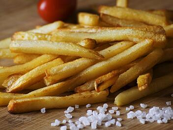 Pommes genauso gesund wie Mandeln? Neue Studie mit verrücktem Ergebnis
