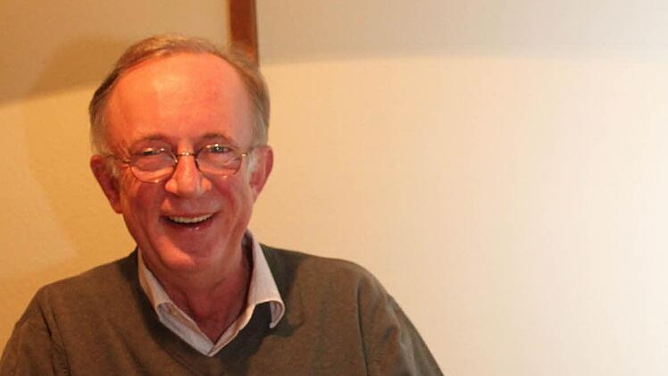 Fasten, beten und Gutes tun - das gehört beim christlichen Fasten zusammen, sagt Dekan Hans Roppelt.