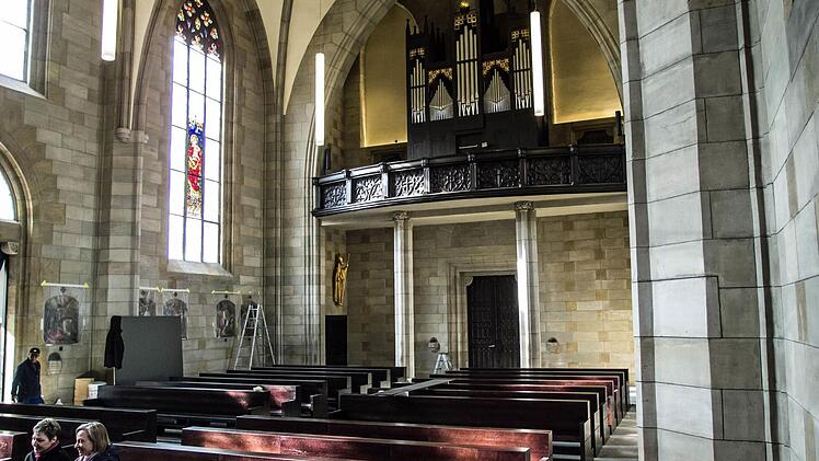 Blick in den neu gestalteten Kirchenraum. Foto: Jochen Berger