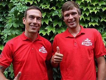 Gemeinsamen den sportlichen Lebenstraum "Ironman"im Visier, aber unterschiedliche Trainingspläne: Die beiden Bamberger für Hawaii qualifizierten Triathleten Mirco Helmreich (rechts) und Andreas Derbfuß - hier im Vereinstrikot IfA Nonstop Triathlon - sind voller Vorfreude auf die Weltmeisterschaft. Foto: Bertram Wagner