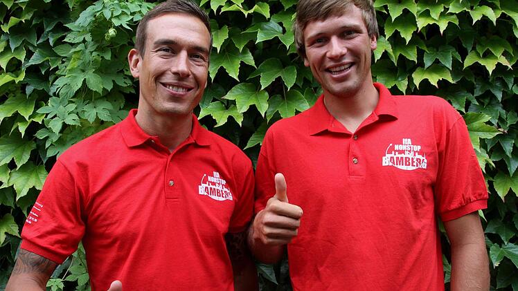 Gemeinsamen den sportlichen Lebenstraum "Ironman"im Visier, aber unterschiedliche Trainingspläne: Die beiden Bamberger für Hawaii qualifizierten Triathleten Mirco Helmreich (rechts) und Andreas Derbfuß - hier im Vereinstrikot IfA Nonstop Triathlon - sind voller Vorfreude auf die Weltmeisterschaft. Foto: Bertram Wagner
