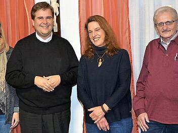 Im Seelsorgebereichsrat Frankenwald wurde eine Vorstandschaft gewählt. Von links Larissa Stark (Schriftführerin), Leitender Pfarrer Detlef Pötzl, Anne Neubauer (Vorsitzende), Klaus Wunder (stellvertretender Vorsitzender).  Foto: K.- H. Hofmann