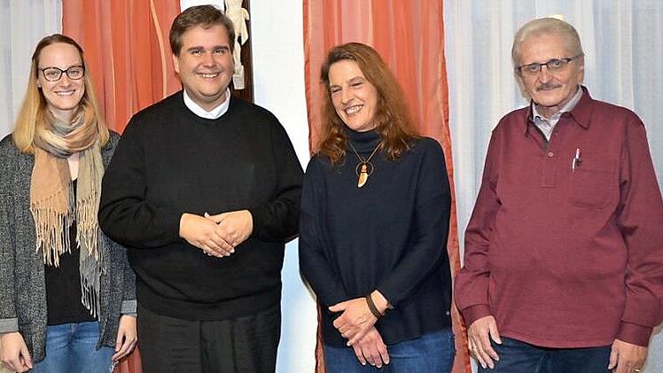Im Seelsorgebereichsrat Frankenwald wurde eine Vorstandschaft gewählt. Von links Larissa Stark (Schriftführerin), Leitender Pfarrer Detlef Pötzl, Anne Neubauer (Vorsitzende), Klaus Wunder (stellvertretender Vorsitzender).  Foto: K.- H. Hofmann