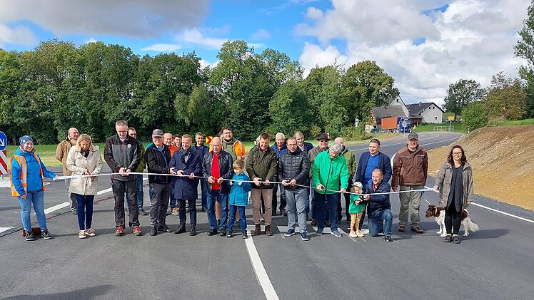 Meeder: Kreisstra&szlig;e CO 17 offiziell er&ouml;ffnet - nach vier Monaten Bauarbeiten