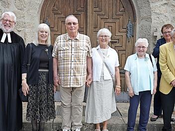 Vor 60 beziehungsweise 65 Jahren feierten die diesj&auml;hrigen Diamantenen und Eisernen Konfirmanden ihre Konfirmation in der Christuskirche.