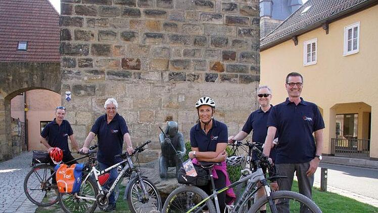 Der ADFC Obermain mit (von links) Thomas Rehm, Armin Lieb, Sonja Fischer, Ralph Fischer und Max Rother l&auml;dt ein zum fr&ouml;hlichen Radeln bei den 20 angebotenen Touren des diesj&auml;hrigen Programms mit Auftakt am 11. Mai.Mario Deller