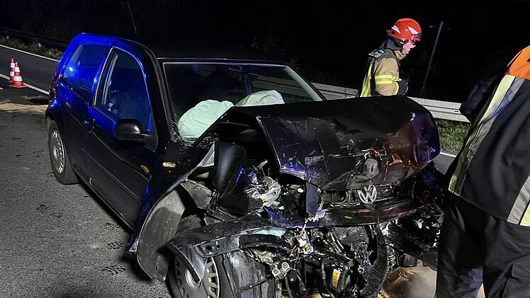 Frohnlach: Autounfall mit Totalschaden auf B303