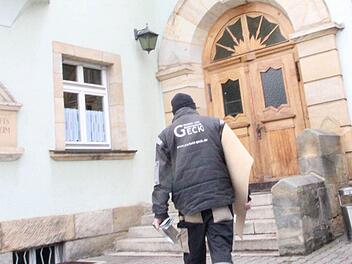 Derzeit gehen die Handwerker aus und ein im Ämtergebäude in der Löschwöhrdstraße.  Fotos: Andreas Oswald