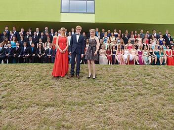 Sonja Rössler, Alexander Krisch und Patricia Bohlen (vorne v. l.) ragten aus einem hervorragenden Jahrgang noch einmal heraus. Foto: Mona Lisa Eigenfeld