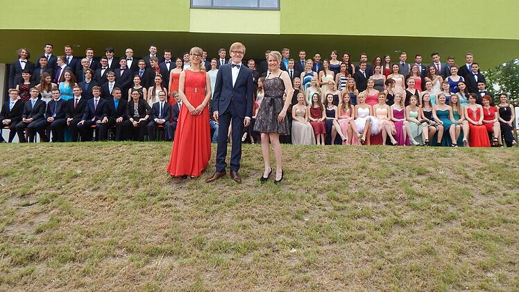 Sonja Rössler, Alexander Krisch und Patricia Bohlen (vorne v. l.) ragten aus einem hervorragenden Jahrgang noch einmal heraus. Foto: Mona Lisa Eigenfeld
