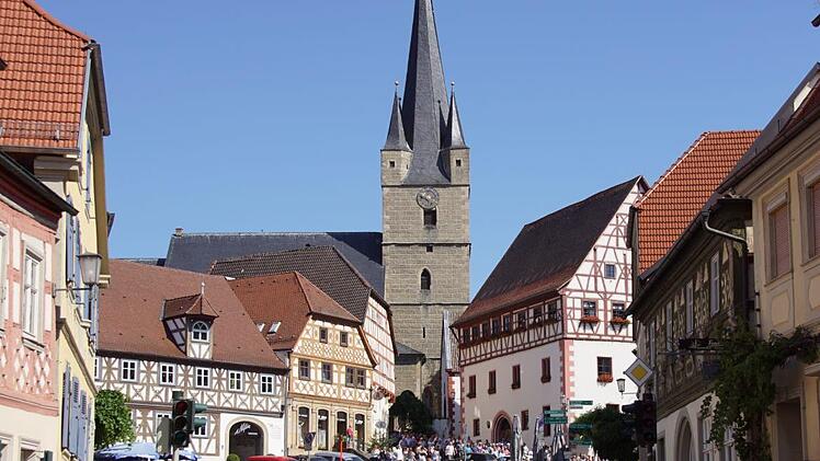 Festzug durch Zeil mit rund 600 FeldgeschworenenFotos: Sabine Weinbeer