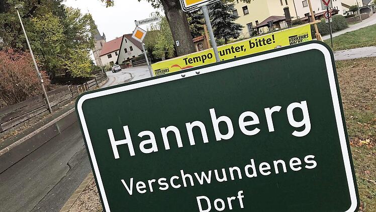 Hannberg gehört zu den verschwundenen Dörfern in Mittelfranken - sagt zumindest dieses Schild.