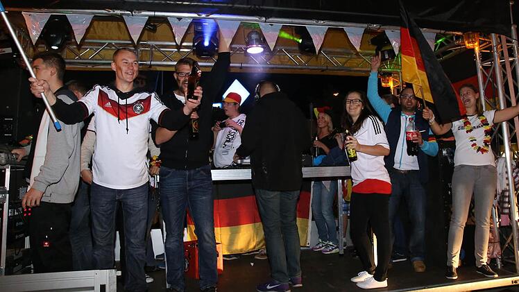 WM-Party am Karpfenkreisel in Höchstadt Foto: Andreas Brandl
