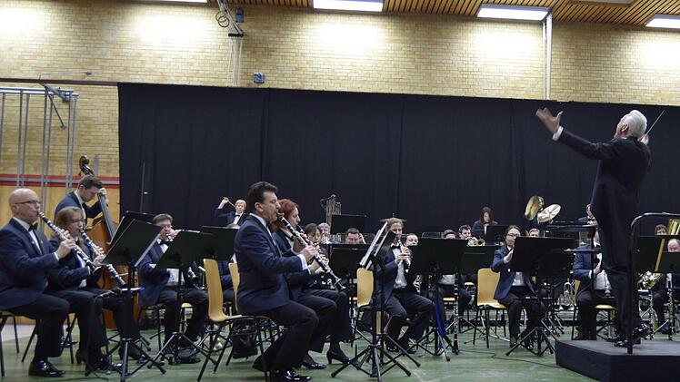 Das Polizeiorchester Bayern begeisterte unter der Leitung von Chefdirigent Professor Johann Mösenbichler. Fotos: Andreas Welz