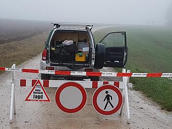 Deutlicher kann ein Durchgangsverbot kaum aussehen. Fünf Wanderer aus Nürnberg ignorierten es trotzdem und brachten sich in Lebensgefahr. Fotos: privat