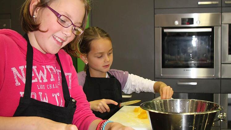 Helen und Marie haben mächtig Spaß.