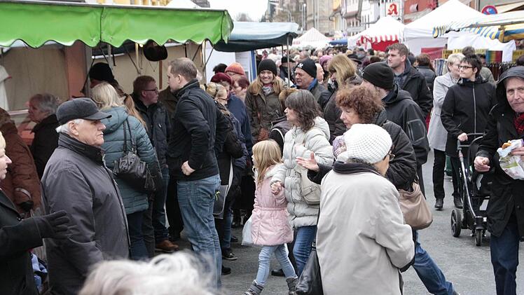 Verkaufsoffene Sonntage in Forchheim ziehen Kunden an. Foto: Josef Hofbauer