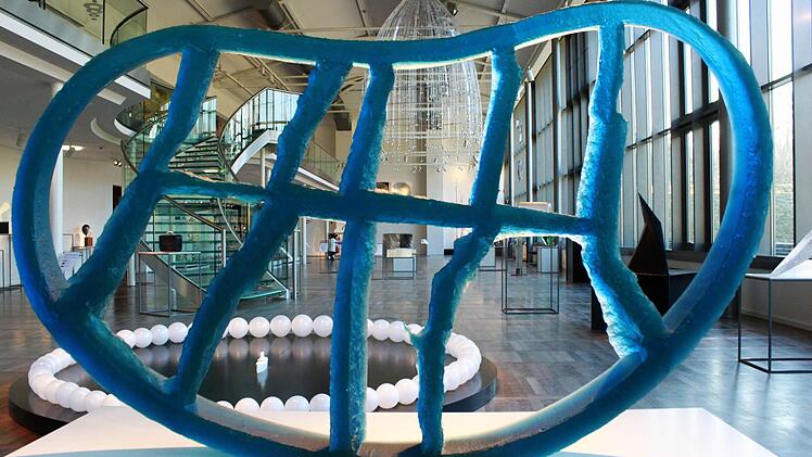 Zora Palova: Zelle, 2005. Für diese Arbeit erhielt die Künstlerin den 3. Preis beim Coburger Glaspreis 2006Foto: Jochen Berger